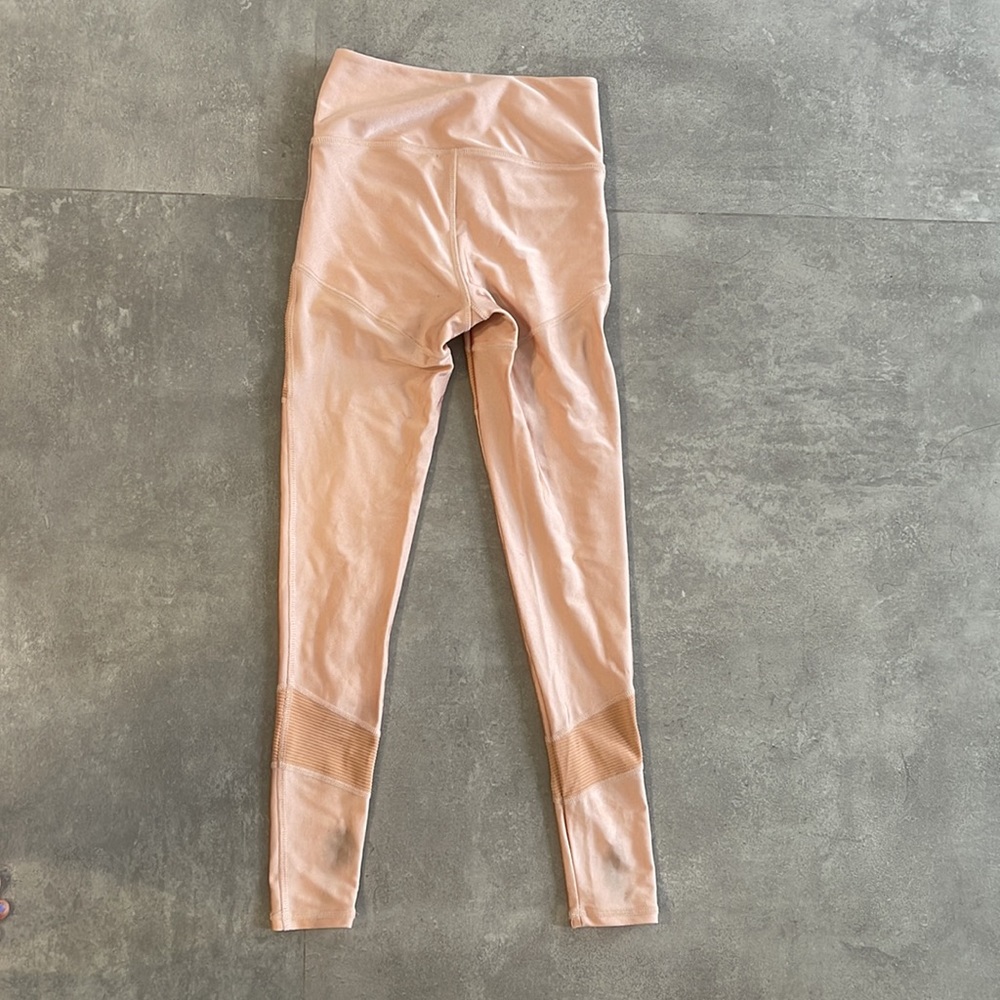 Body Language Blush Leggings in XS - Picture 2 of 3